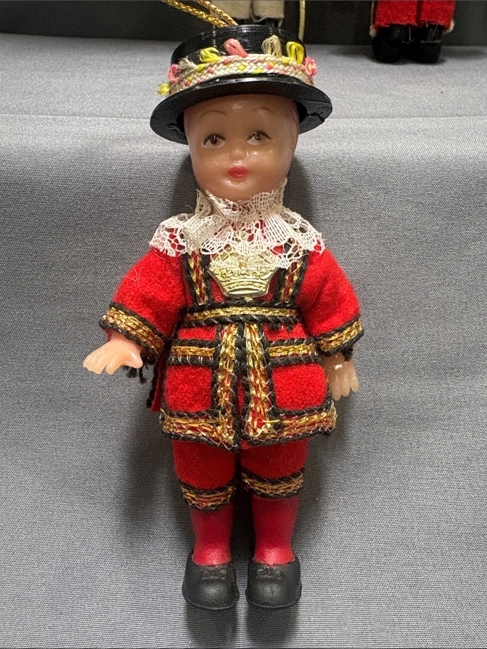 vintage British Royal Guard plastic souvenir ornaments qty 3